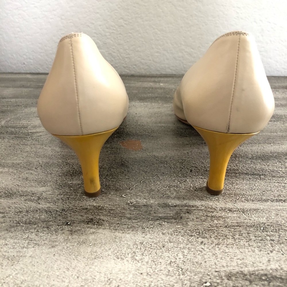 Salvatore Ferragamo Vintage Nude Color Block Heels - Picture 4 of 13